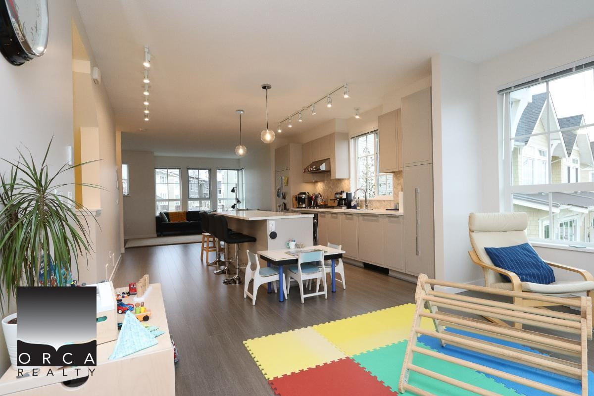 5551 Admiral Way - Photo 2 of 50