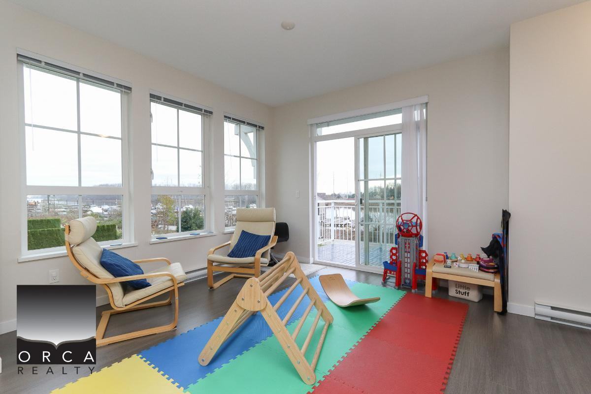 5551 Admiral Way - Photo 3 of 50