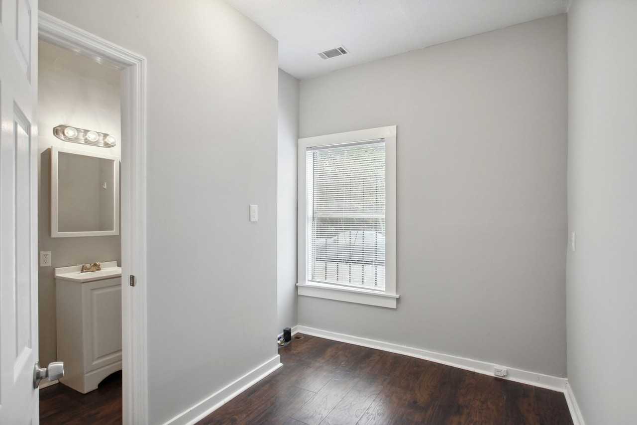 1201 E Bolton St - Photo 6 of 9