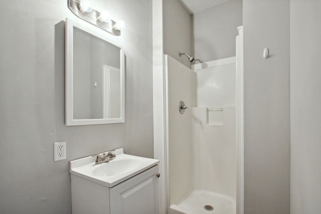 1201 E Bolton St - Photo 7 of 9