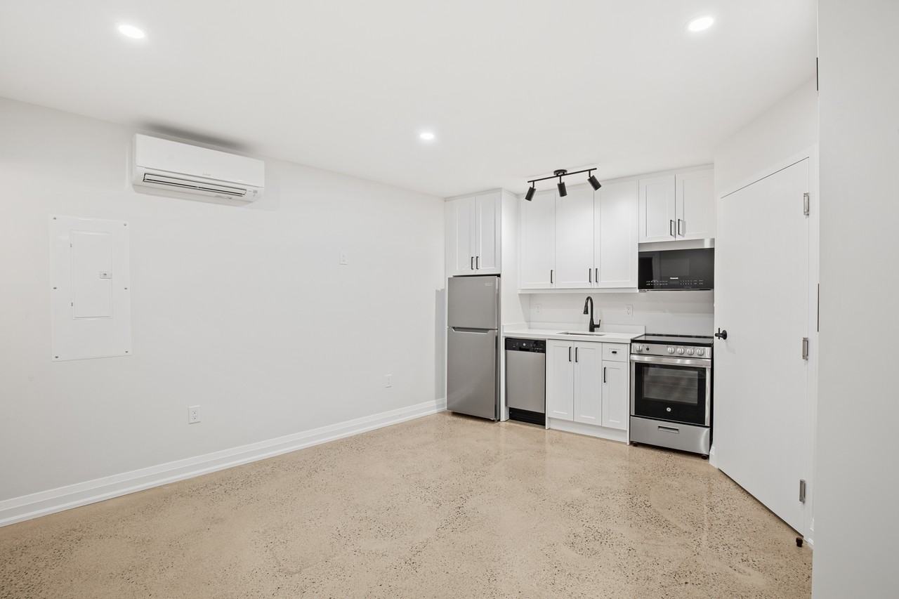 2563 Dundas Street West #6 - Photo 6 of 12