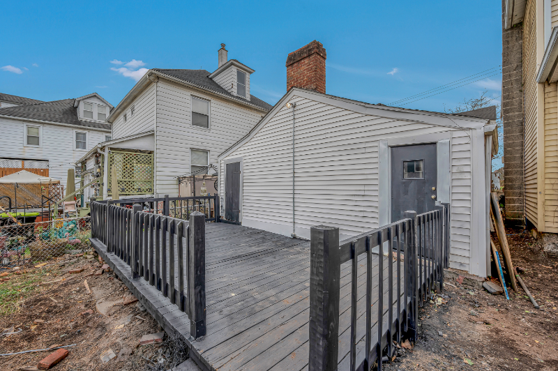 516 Exeter Ave - Photo 2 of 15