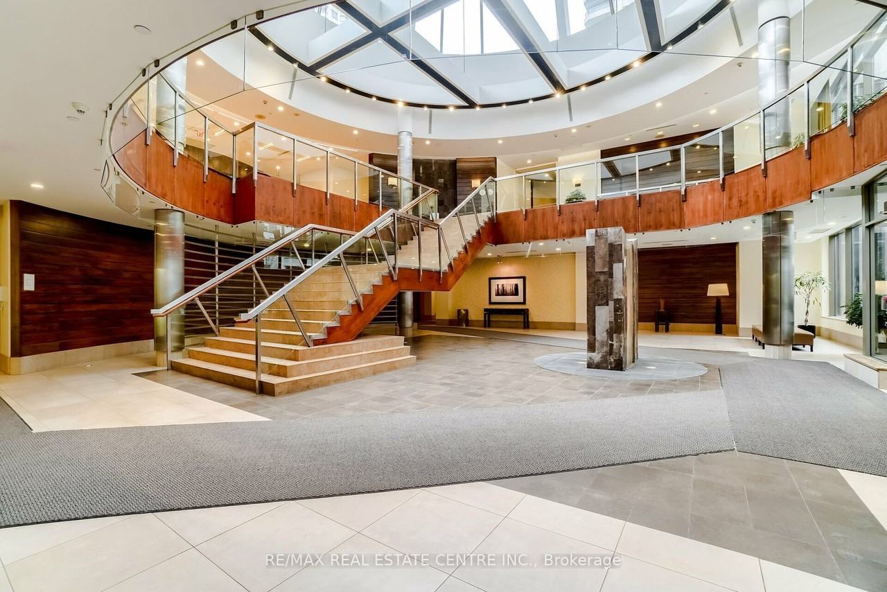 Ovation Ⅱ Condos - Photo 3 of 13