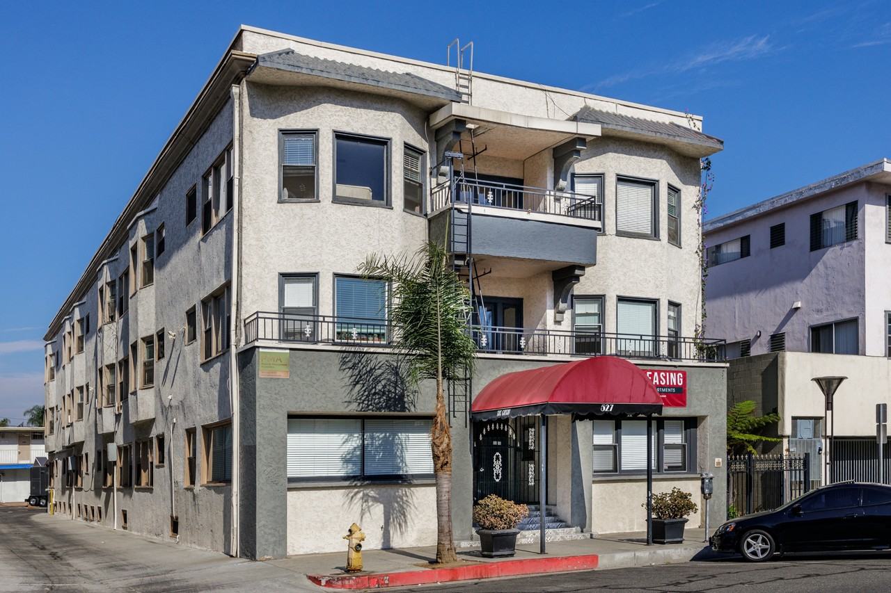 The Gatsby Apartments - Photo 2 of 15