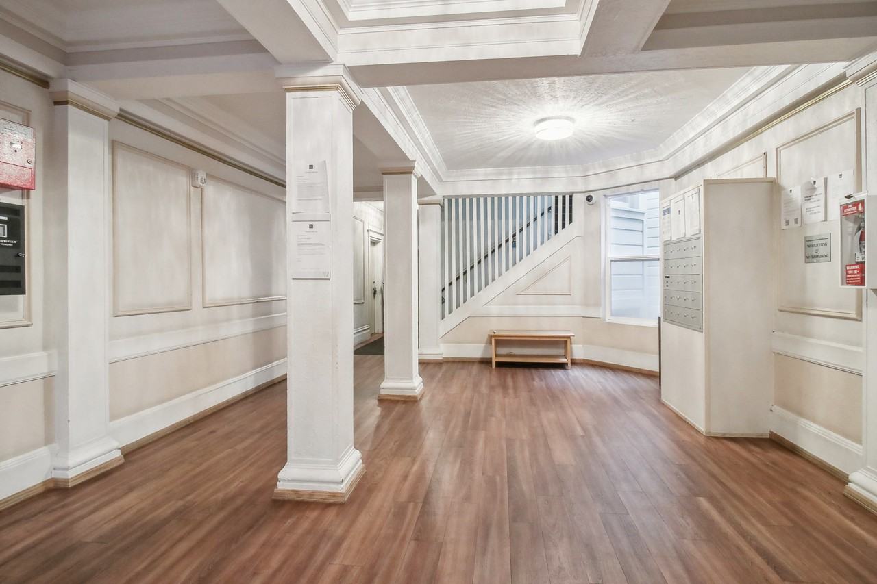 1301 Leavenworth Street - Photo 5 of 20