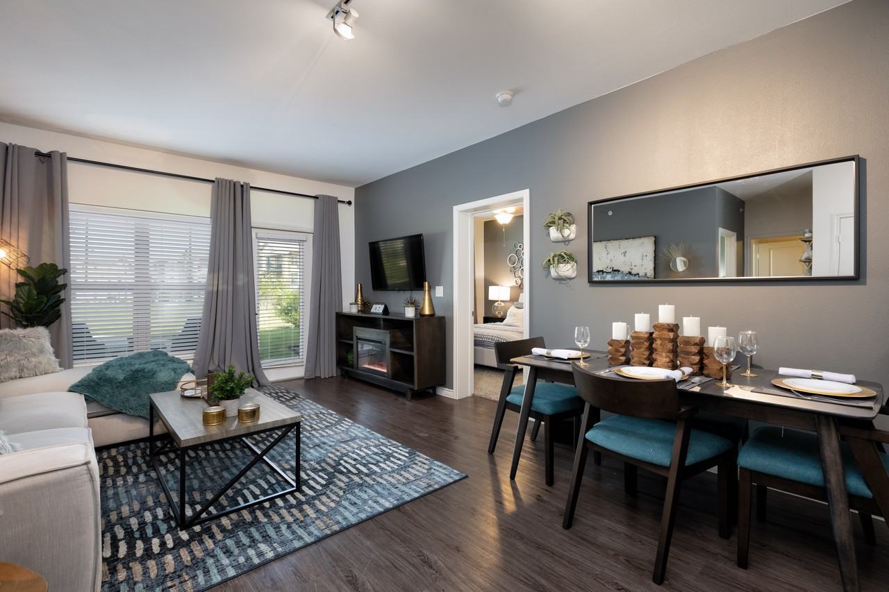 4 Corners Apartments - Photo 3 of 40