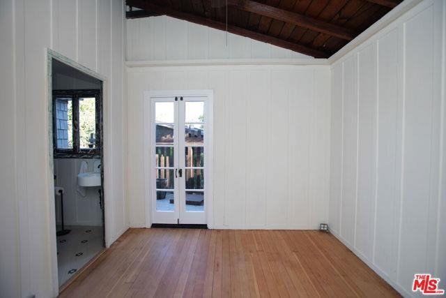 1631 Landa St - Photo 3 of 8