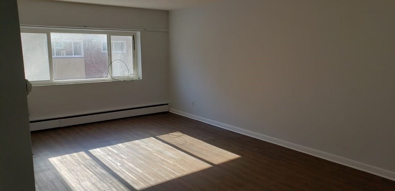 344 Dundas Street #105 - Photo 3 of 6