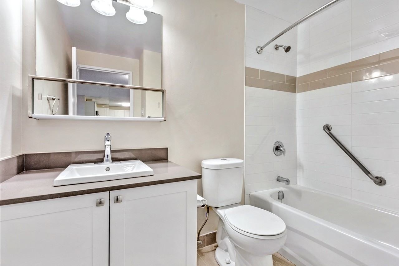 The Woodbine - Photo 4 of 10