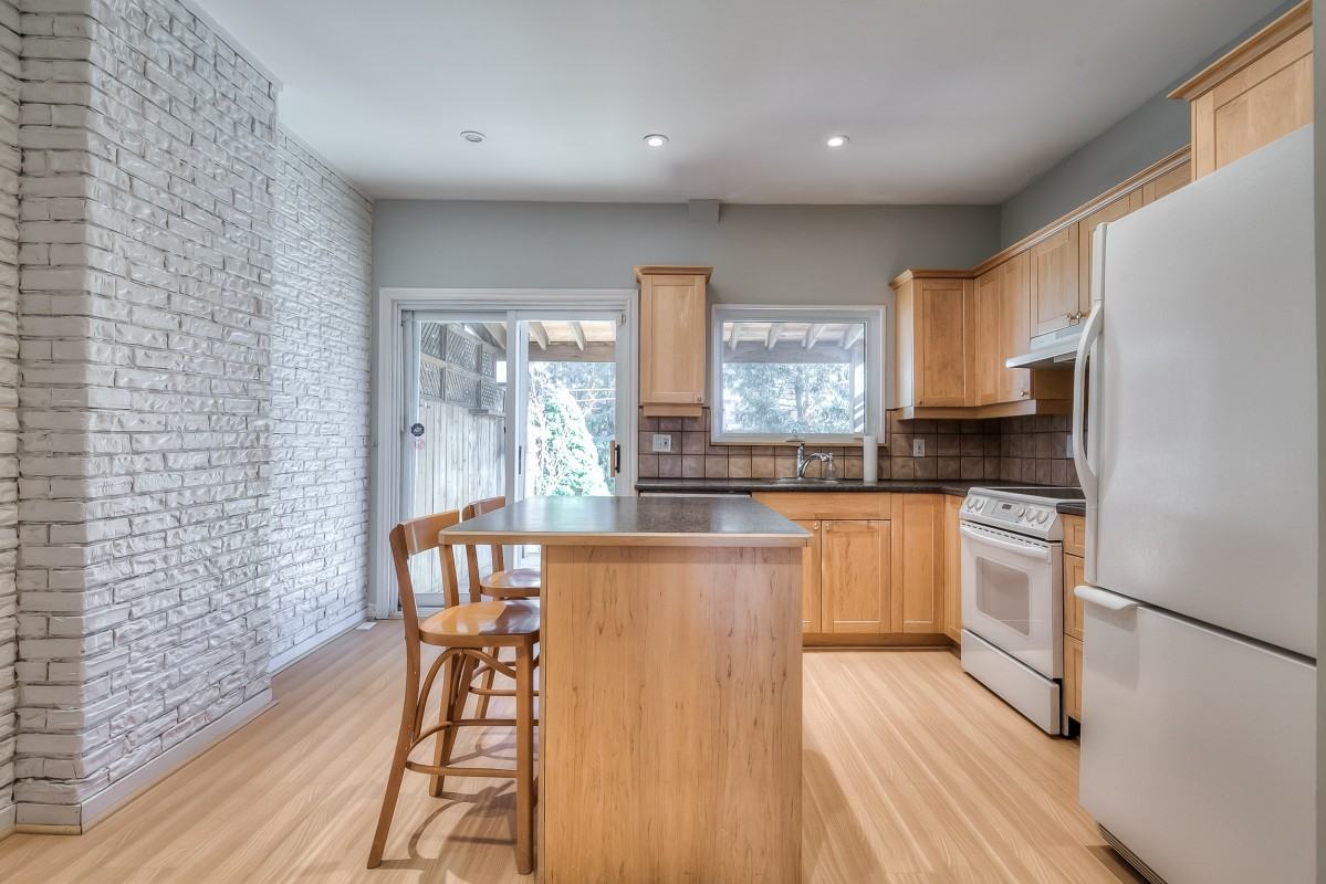 11 Marjory Ave - Photo 2 of 50