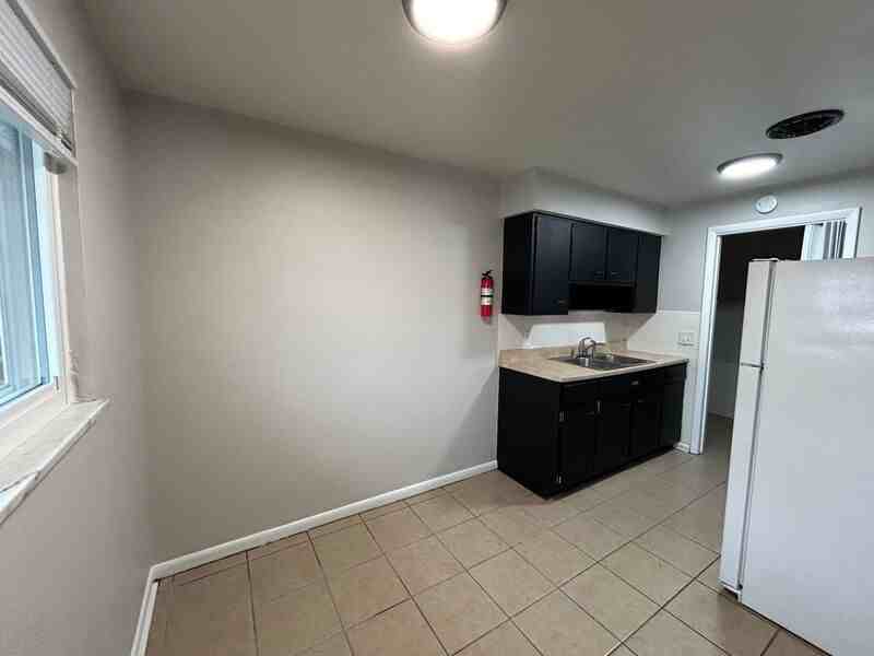 508 S Garland Ave - Photo 2 of 8