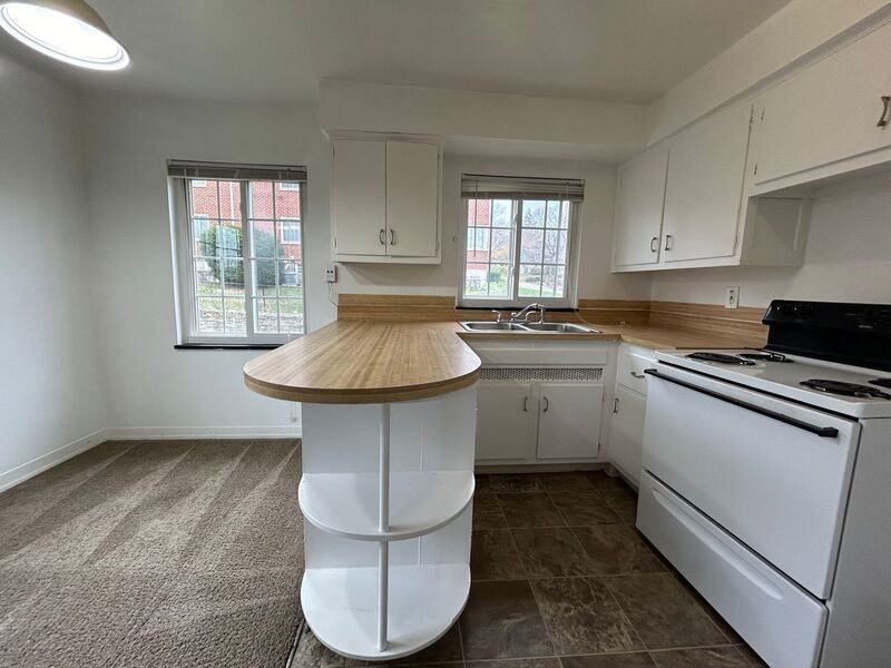 1940 W Schantz Ave #3 - Photo 2 of 6