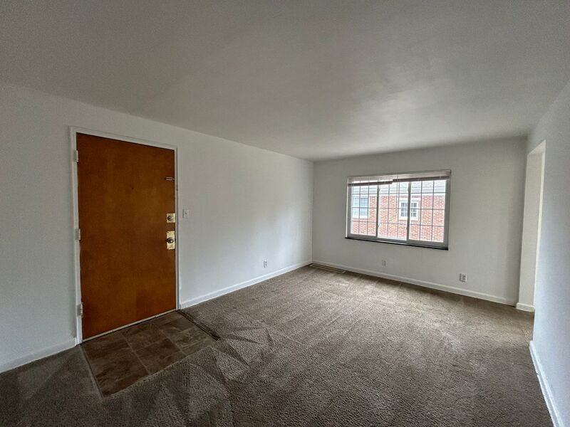 1940 W Schantz Ave #3 - Photo 3 of 6