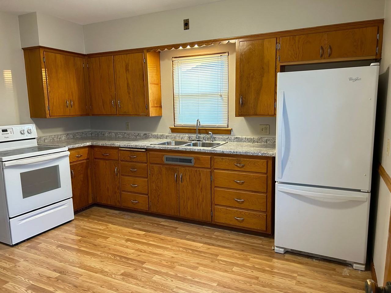 923 2nd St Nw - Photo 2 of 18