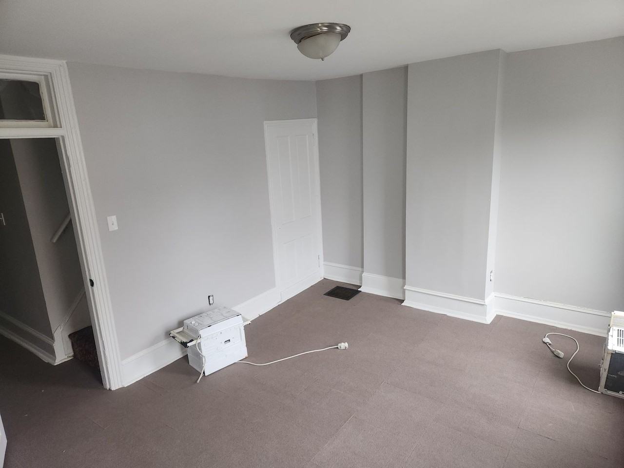 1030 Lancaster Ave - Photo 2 of 11