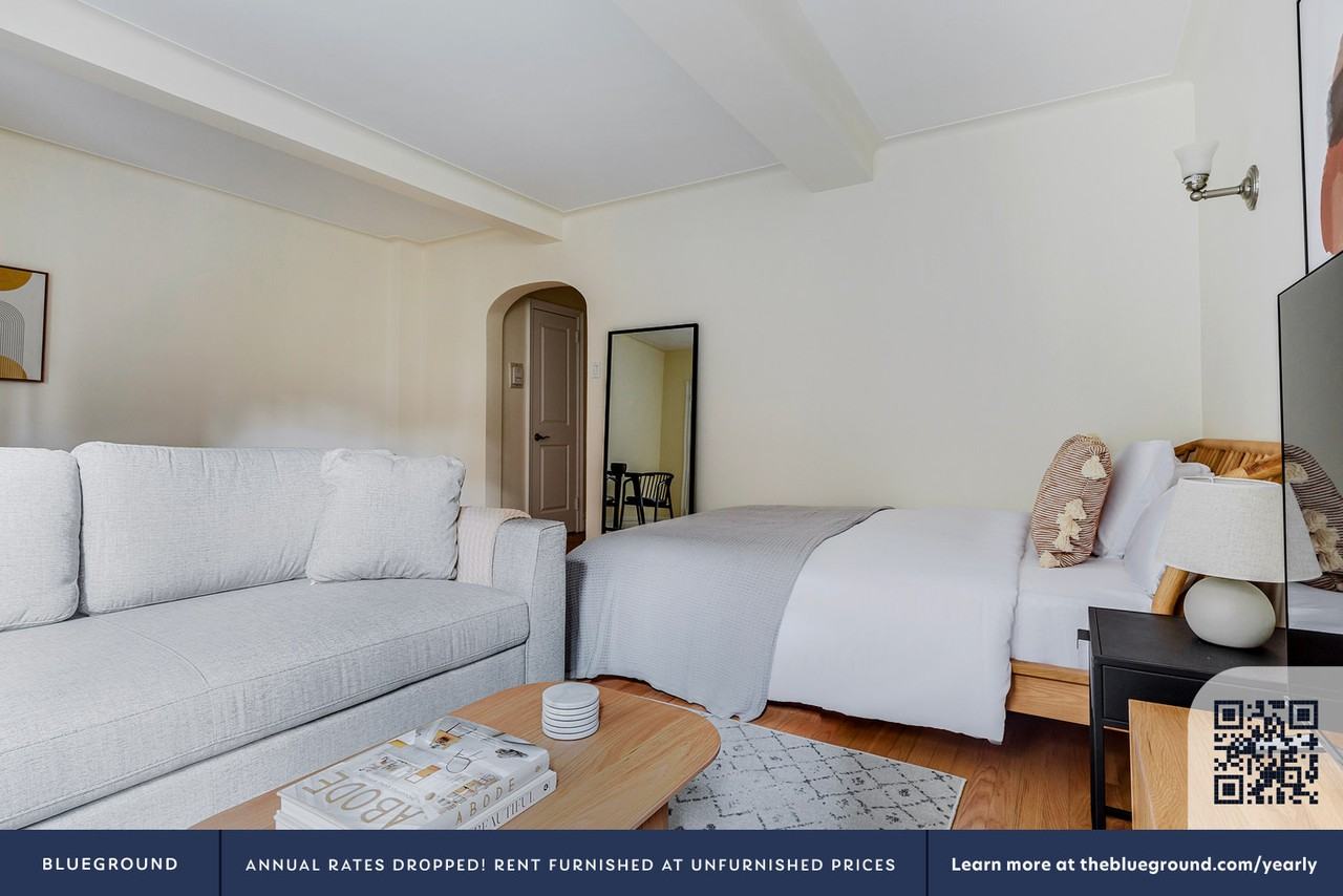 95 Christopher St #1680 - Photo 3 of 19