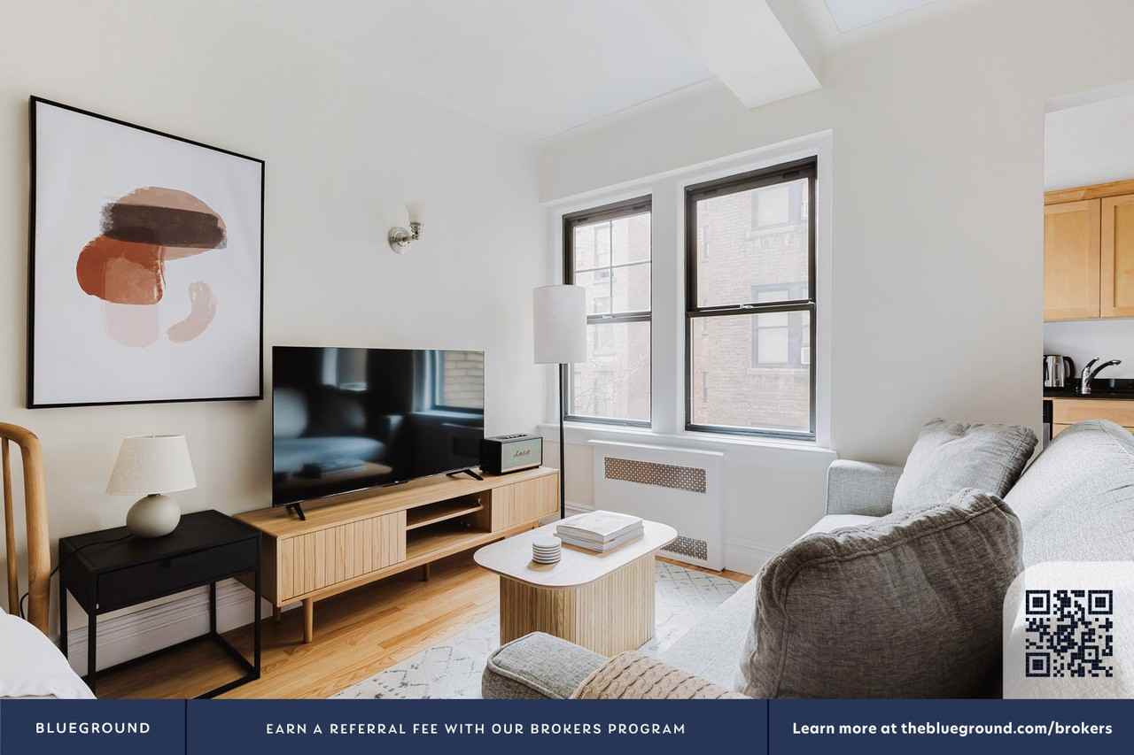 95 Christopher St #1680 - Photo 4 of 19