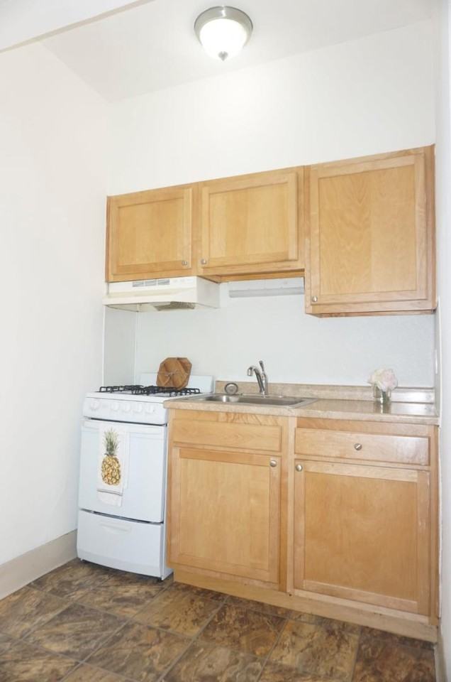 Hardie House - Photo 4 of 6