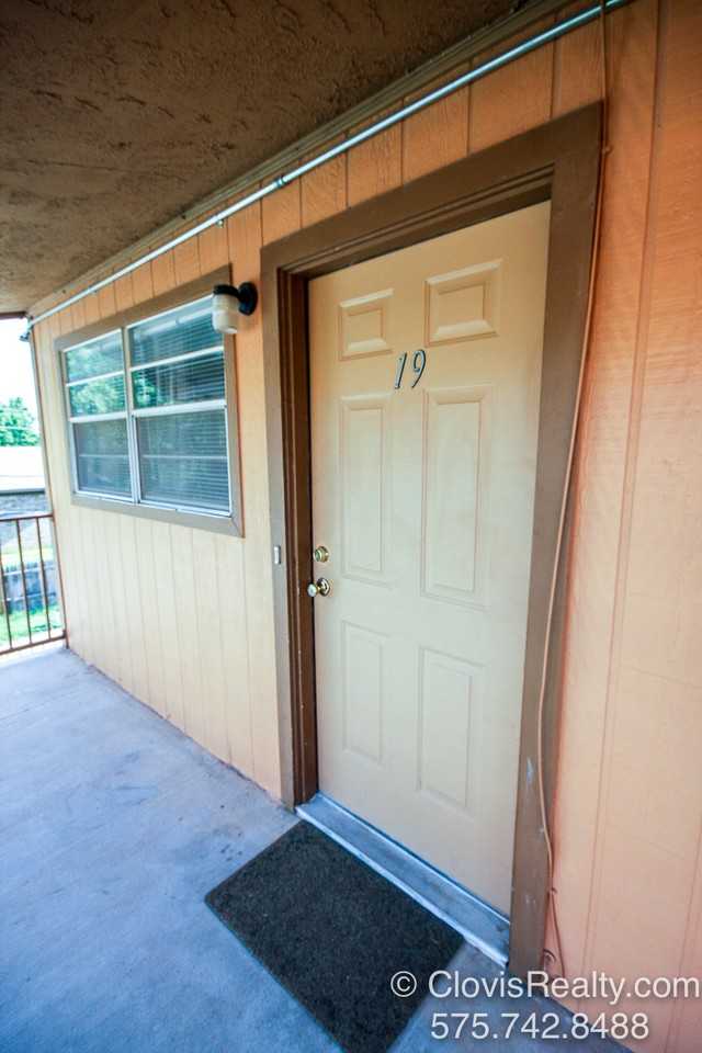 1920 W 21st St #19 - Photo 2 of 10