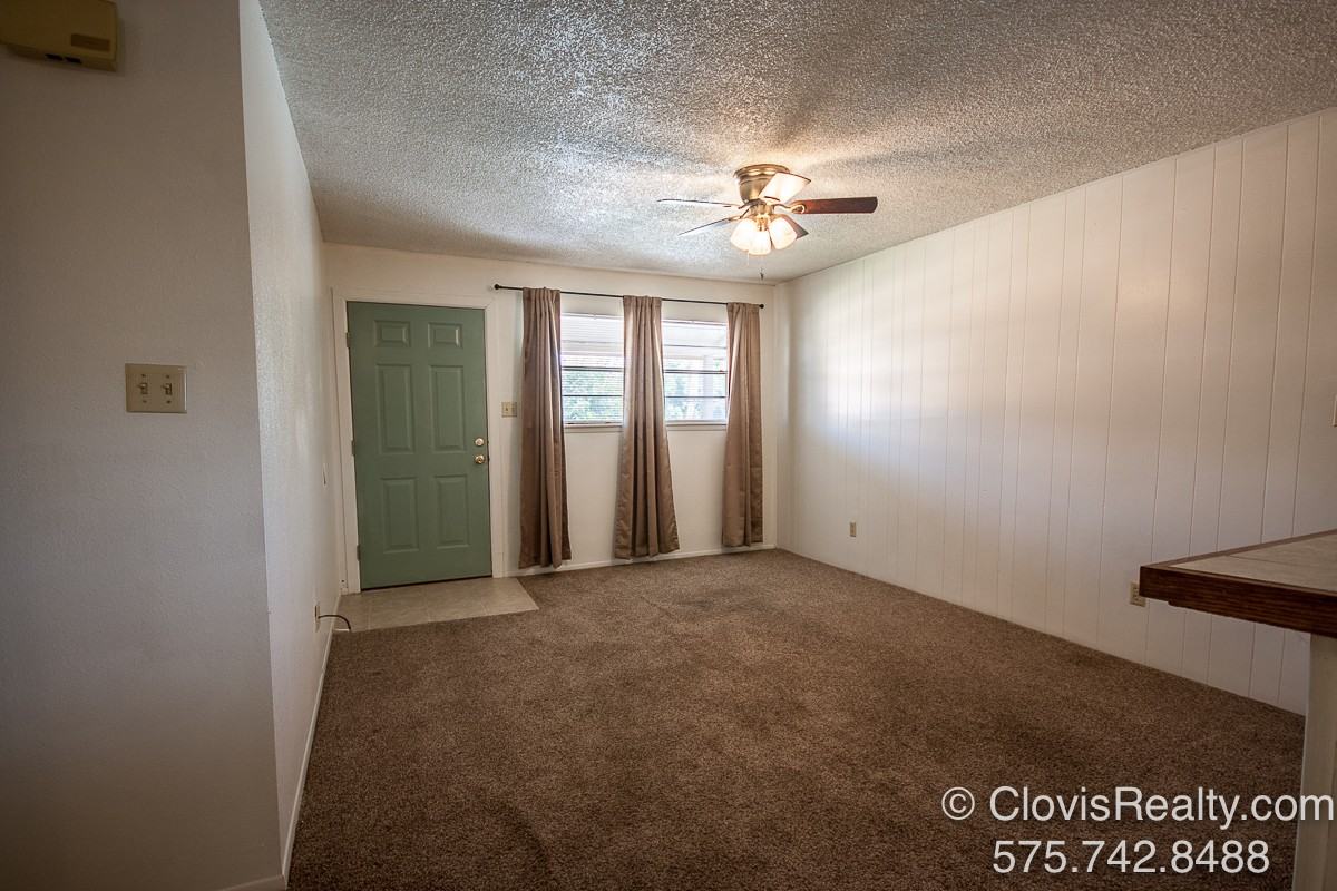 1920 W 21st St #19 - Photo 3 of 10