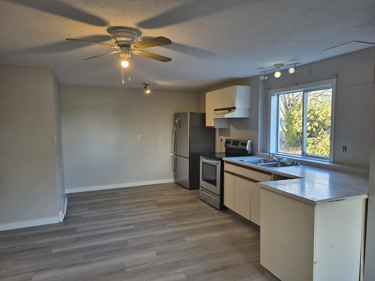 6181 Palahi Rd - Photo 2 of 12