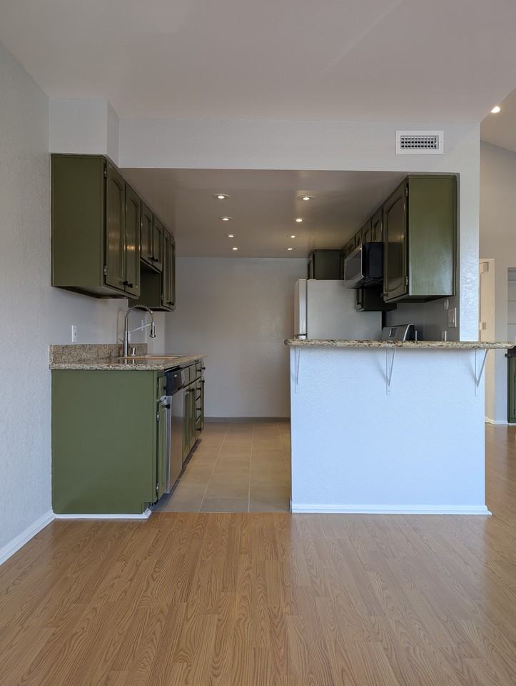 5530 Thornburn Street #204 - Photo 4 of 28