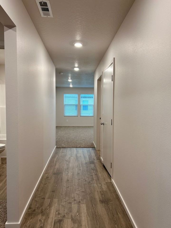 132 S Panda Ct - Photo 2 of 11