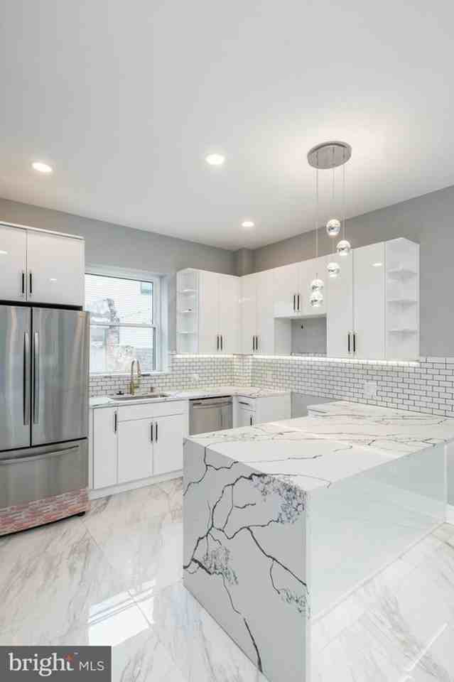 2209 Dreer St - Photo 4 of 35