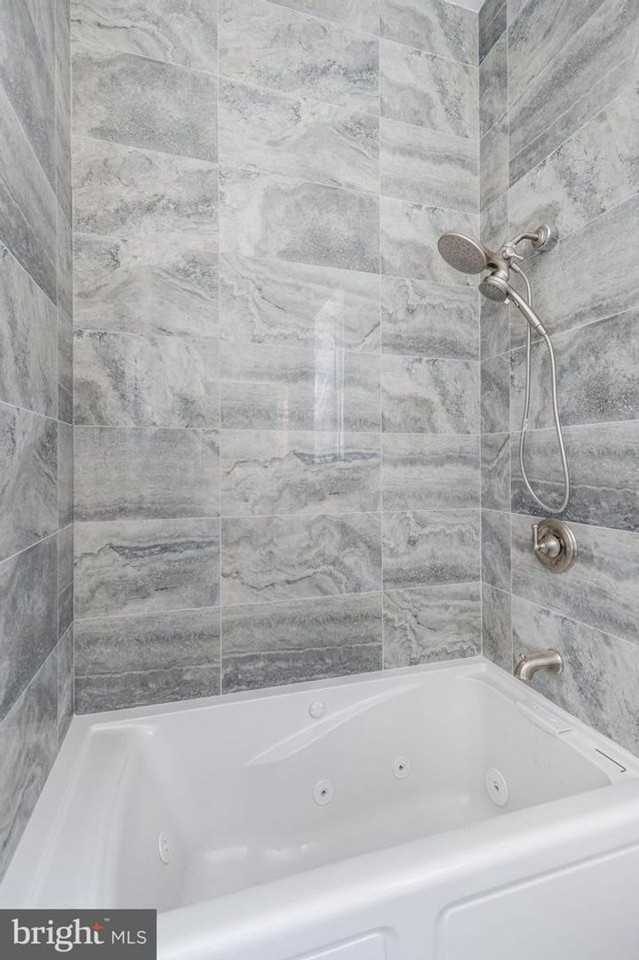 2209 Dreer St - Photo 7 of 35