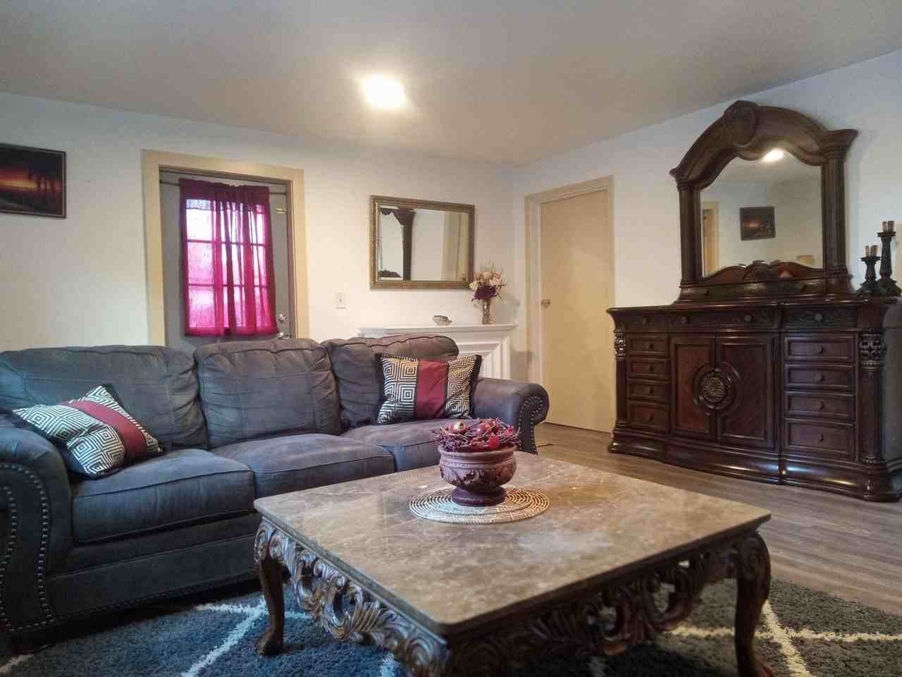 619 24th St - Photo 3 of 20