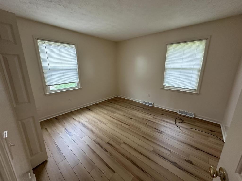 594 Crozer Ave - Photo 3 of 11