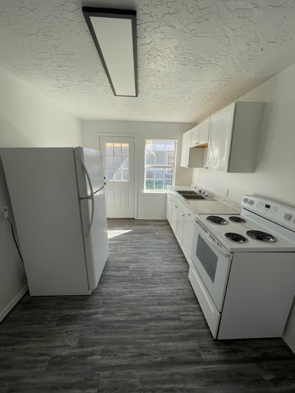 406 S Abilene Ave - Photo 6 of 11