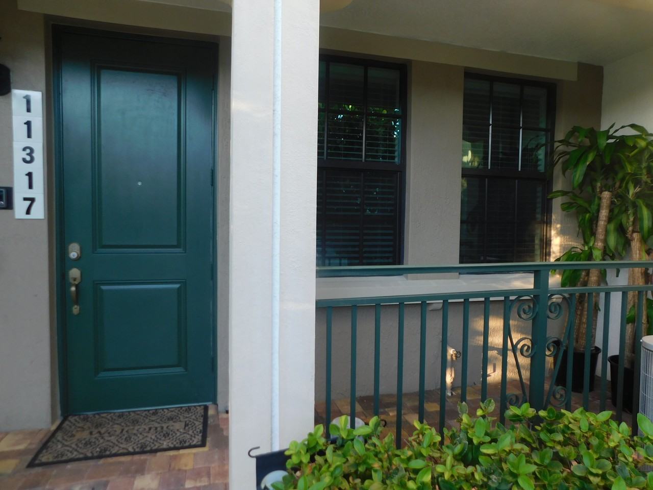 11317 Sw 15th St - Photo 2 of 20