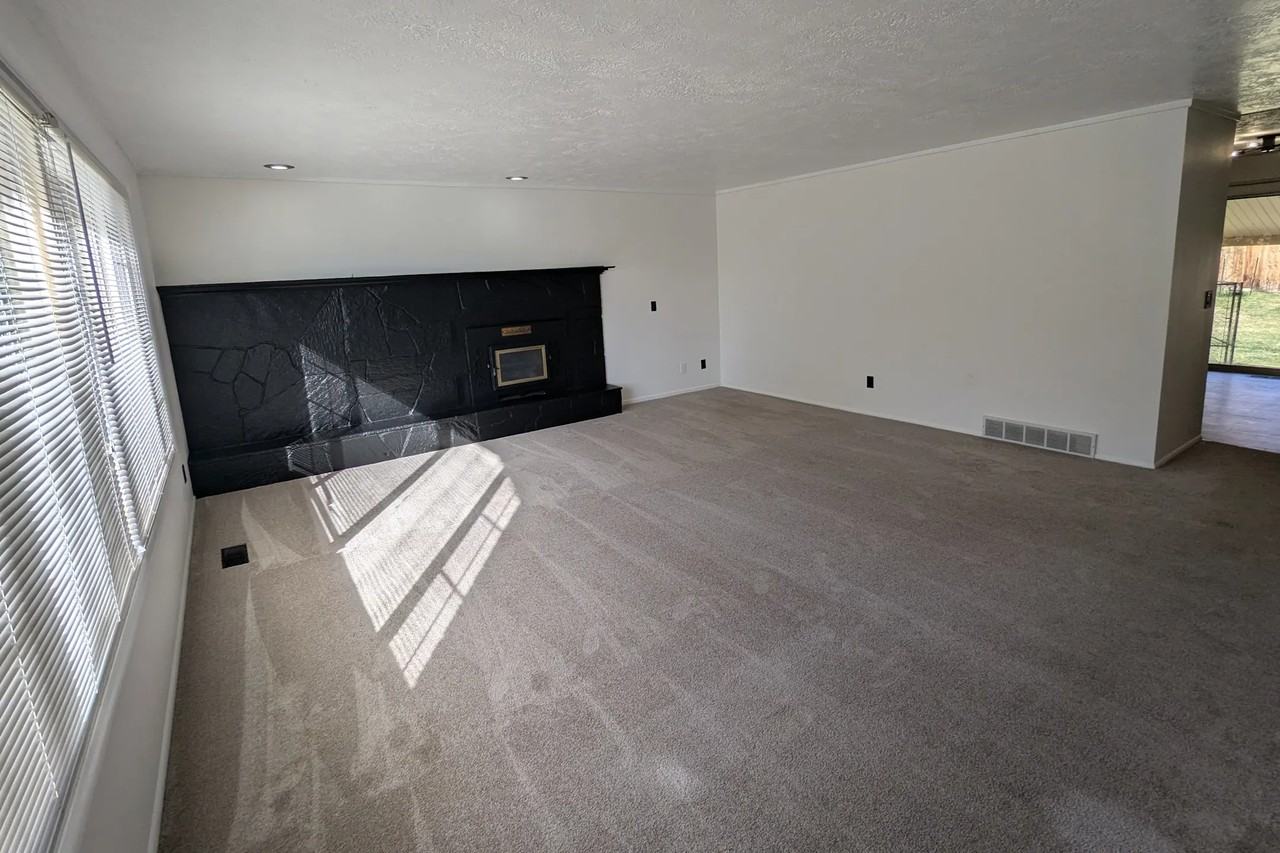2820 N 450 E Unit B - Photo 3 of 22