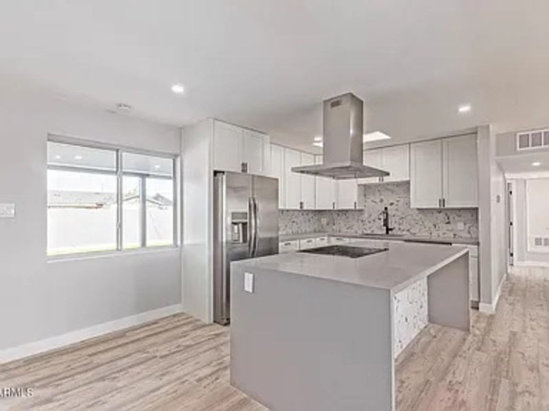 7008 E Latham St - Photo 3 of 10