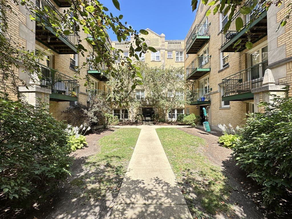 914 W Dakin St #B213