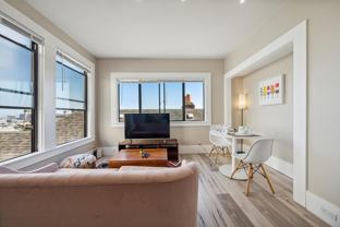 3201 Washington St - Photo 1 of 1