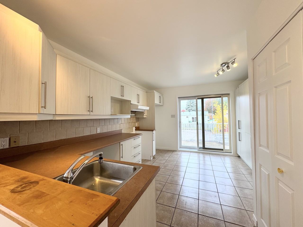 3184 Boulevard Gaétan-Boucher - Photo 3 of 20