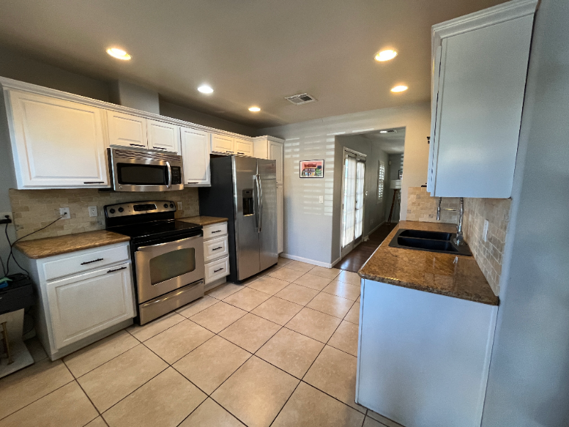 1010 E Sheridan St - Photo 2 of 19