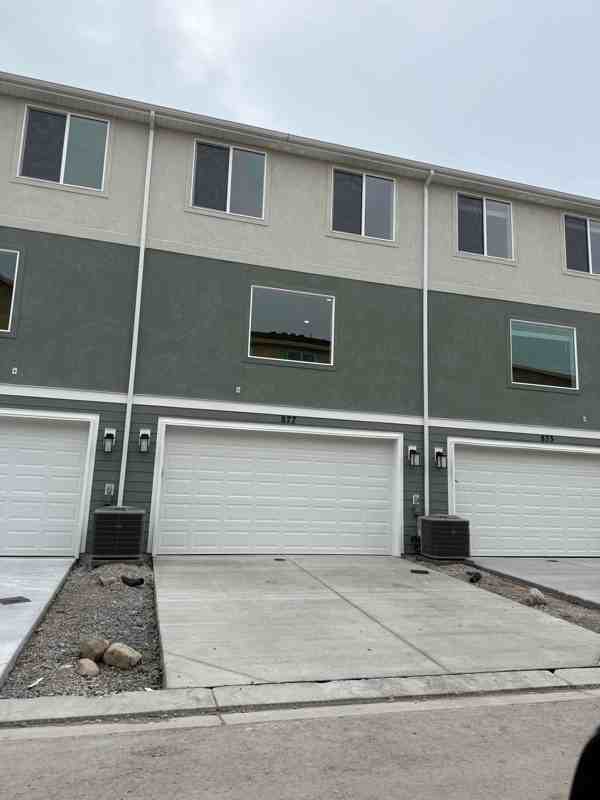 877 E Skiff Way - Photo 2 of 22