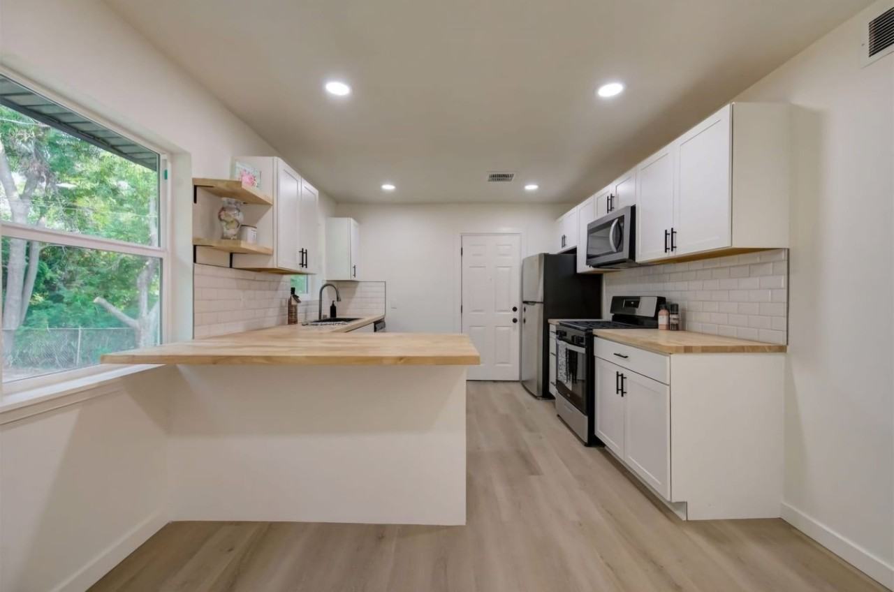 4713 N Prospect Ave #4713 - Photo 4 of 15