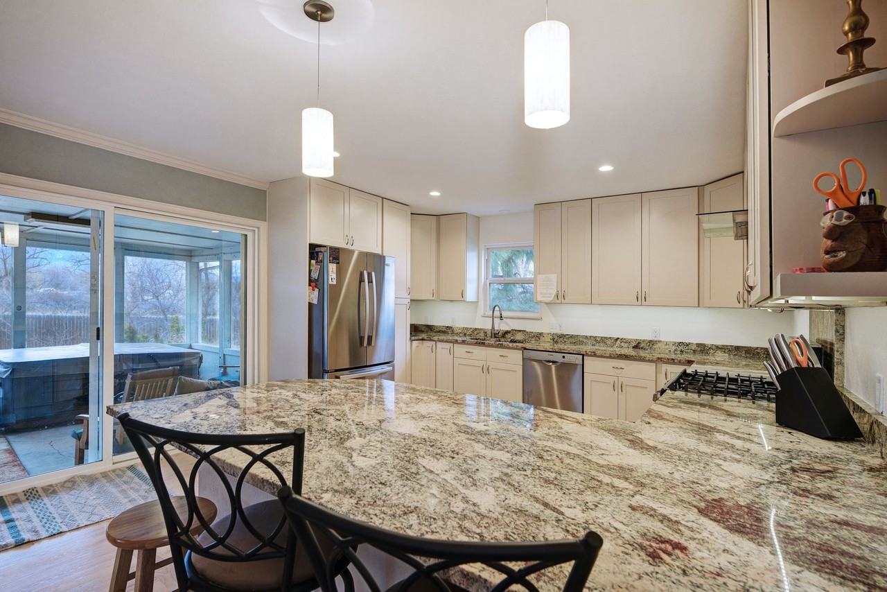 1115 1115 Hancock Drive - Green - Photo 2 of 15