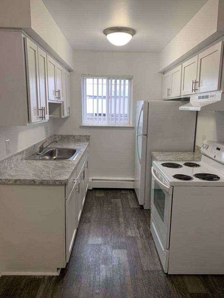 Livonia Apartments - Photo 3 of 3