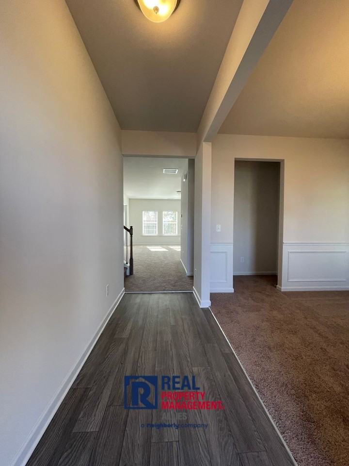 48 Arrington Dr - Photo 3 of 15