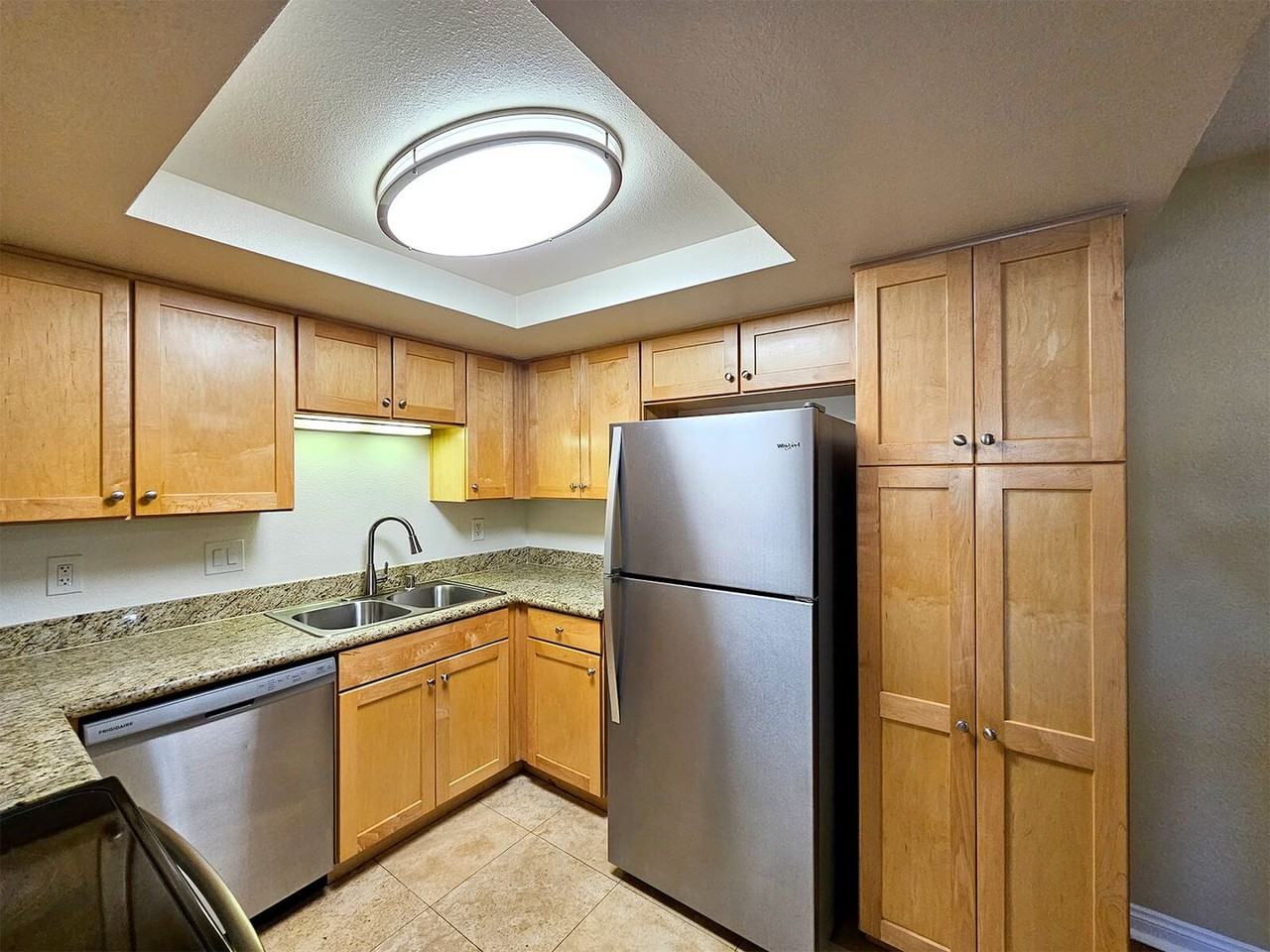 Citrus Court Apartments - Photo 5 of 48