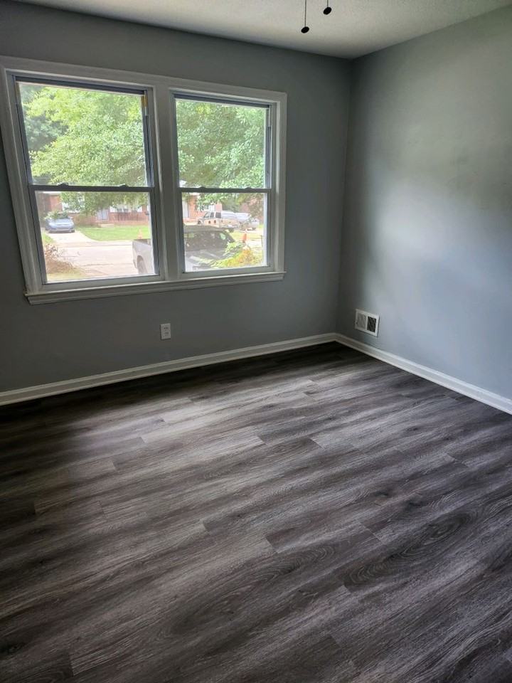 Crimson Apple Valley - Photo 6 of 9