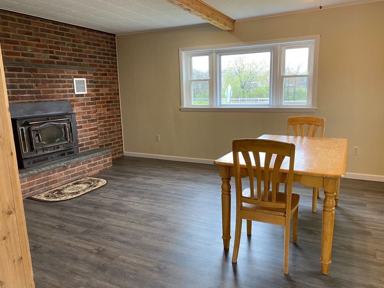 98 Legion Dr - Photo 2 of 10