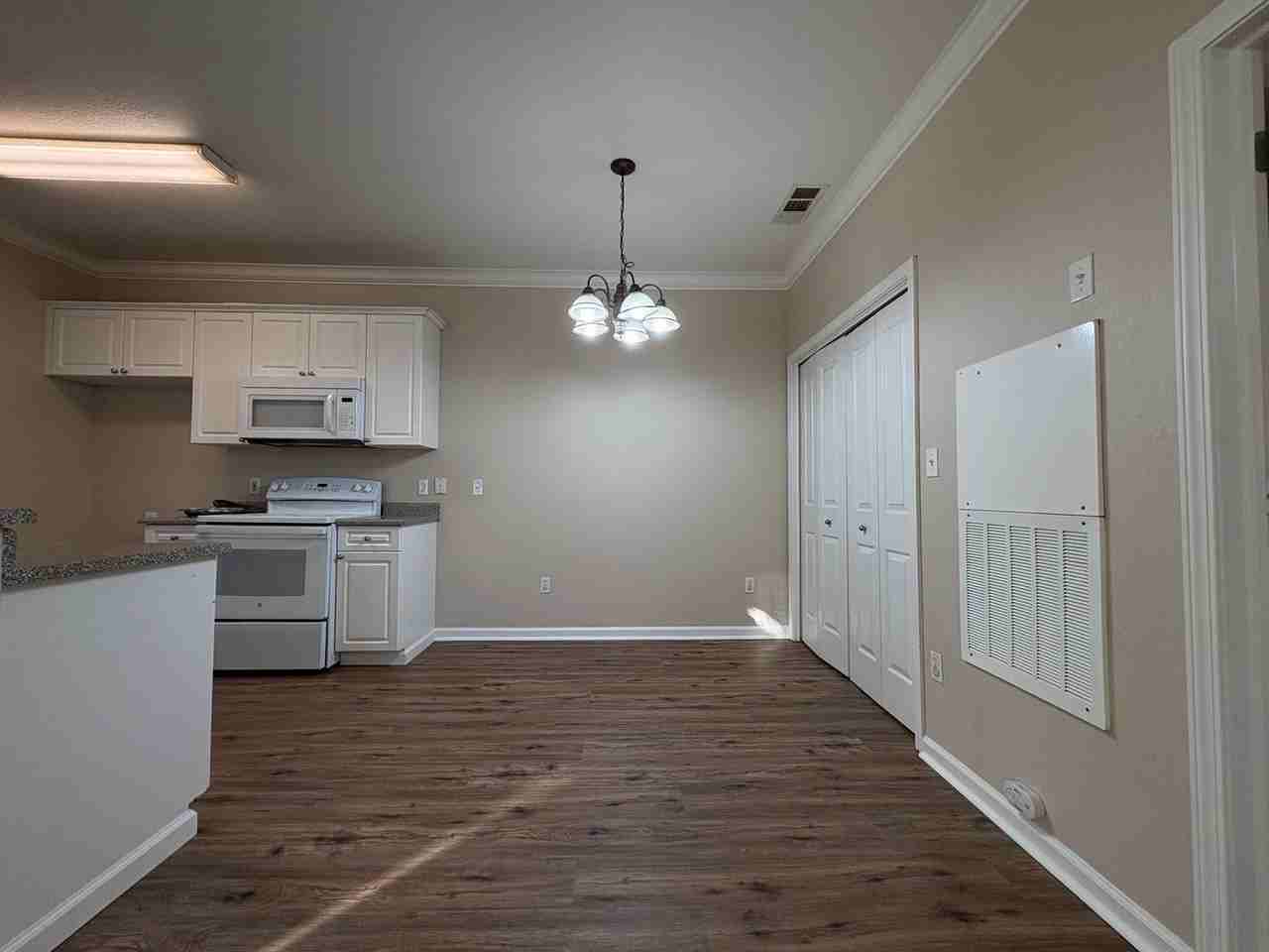 8905 Davis Rd - Photo 2 of 15