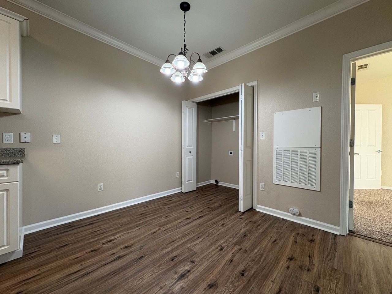8905 Davis Rd - Photo 4 of 15