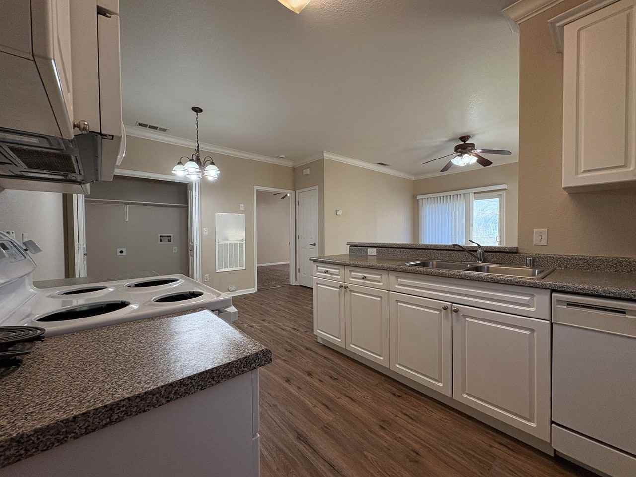 8905 Davis Rd - Photo 6 of 15
